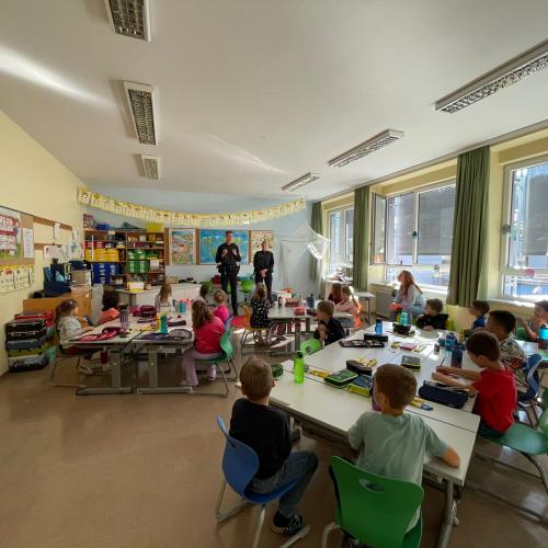 Polizei in der 1b