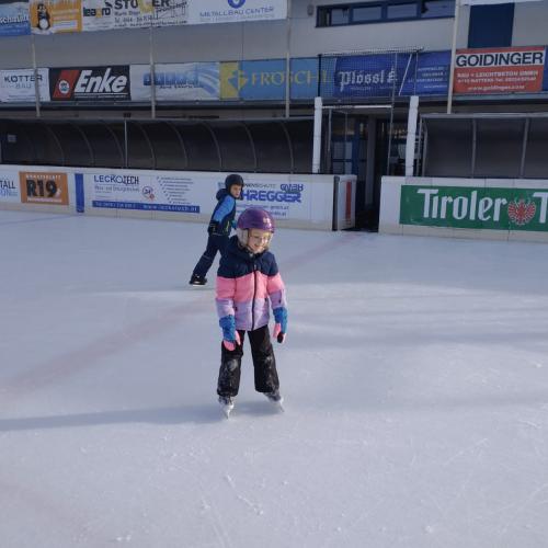 2B beim Eislaufen