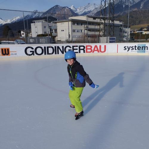 2B beim Eislaufen
