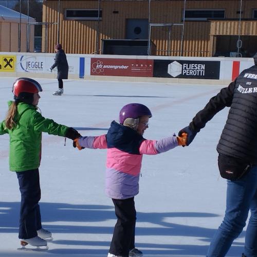2b beim Eislaufen