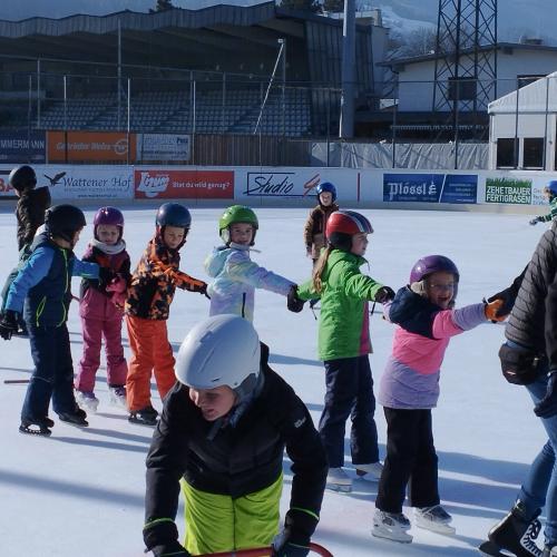 2b beim Eislaufen