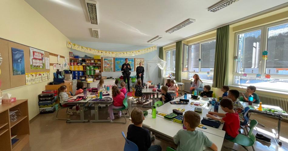 Polizei in der 1b